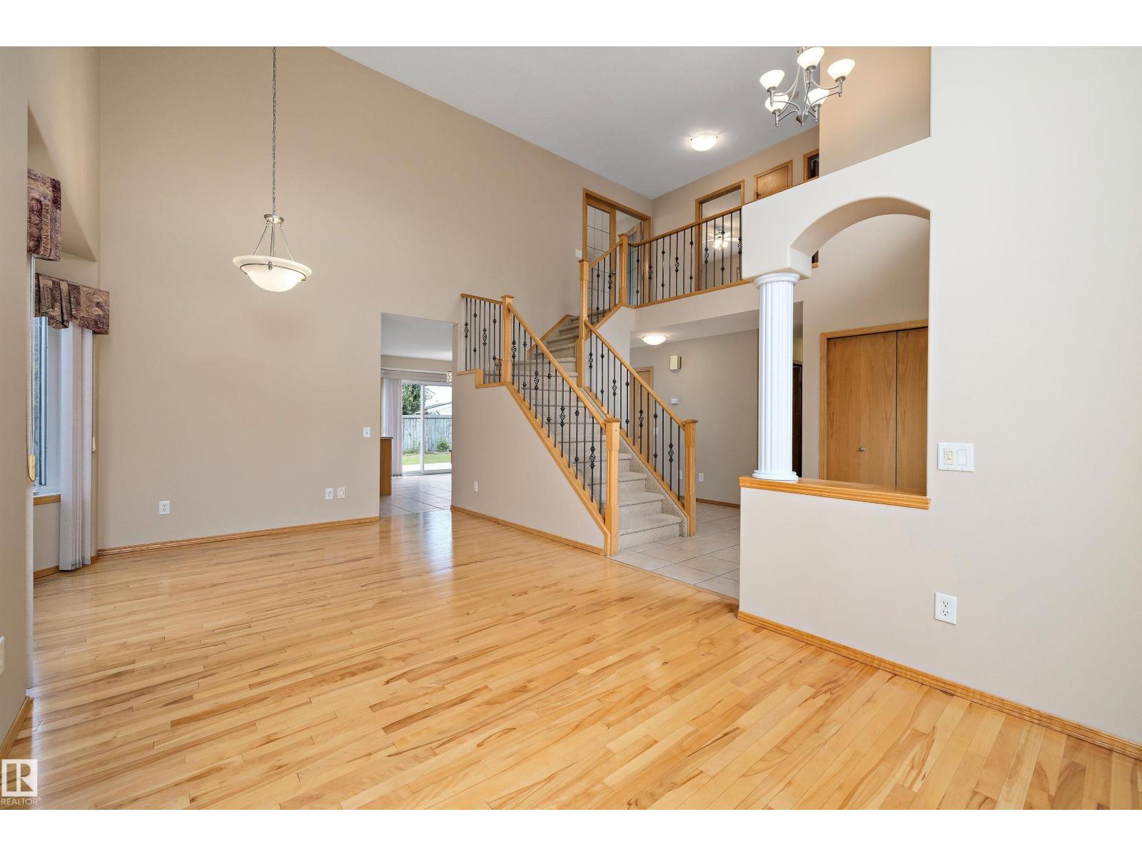 Photo 9 of 16227 84 St Nw, Edmonton AB