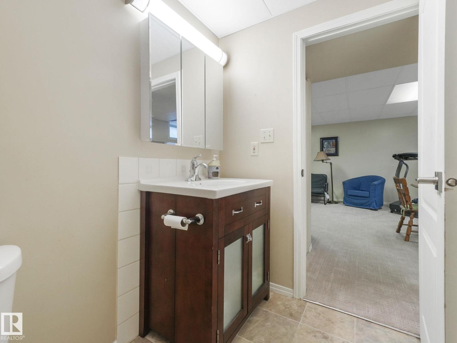 Photo 40 of 119 Willow Dr, Wetaskiwin AB
