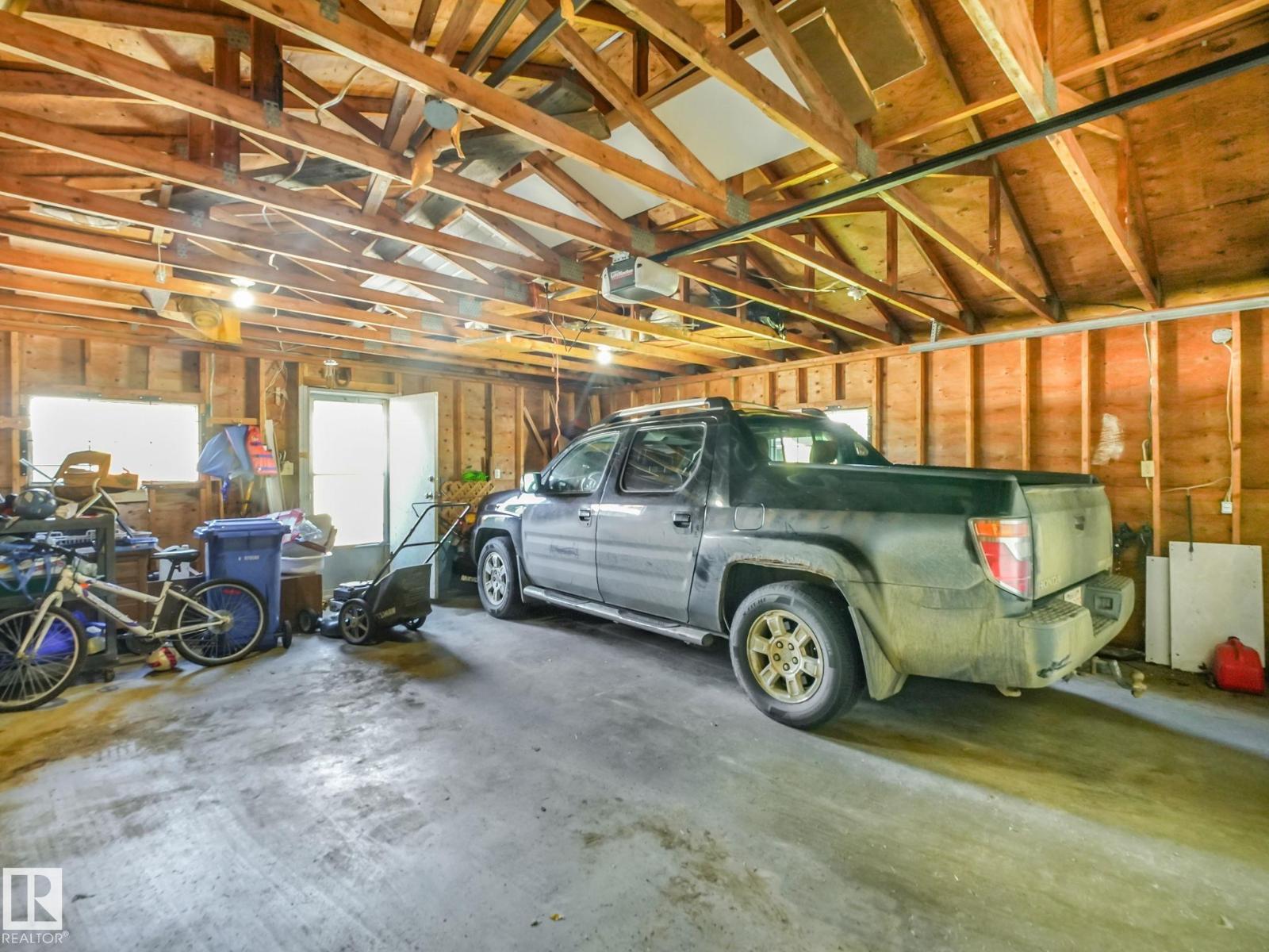Photo 42 of 119 Willow Dr, Wetaskiwin AB