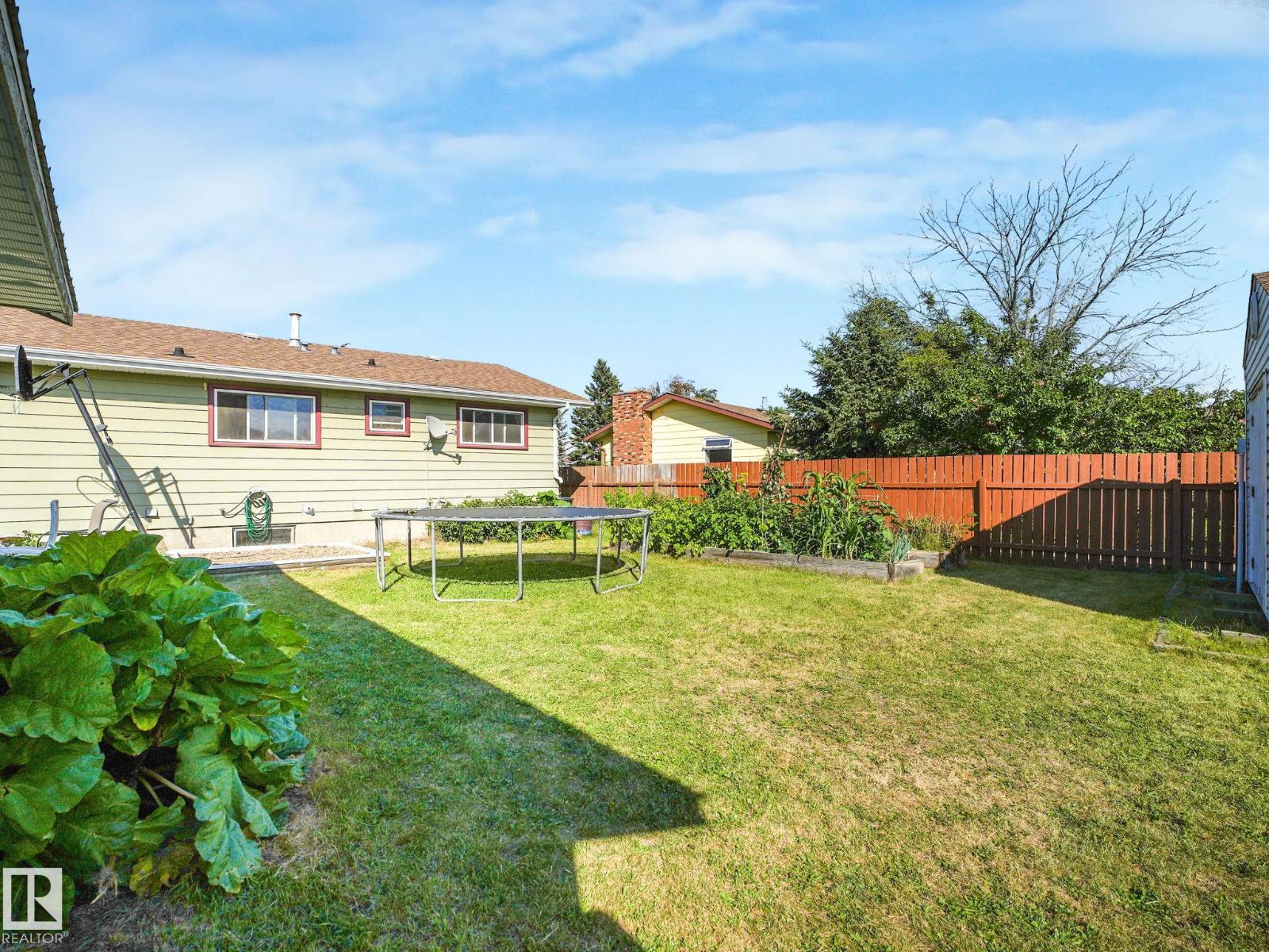 Photo 41 of 119 Willow Dr, Wetaskiwin AB
