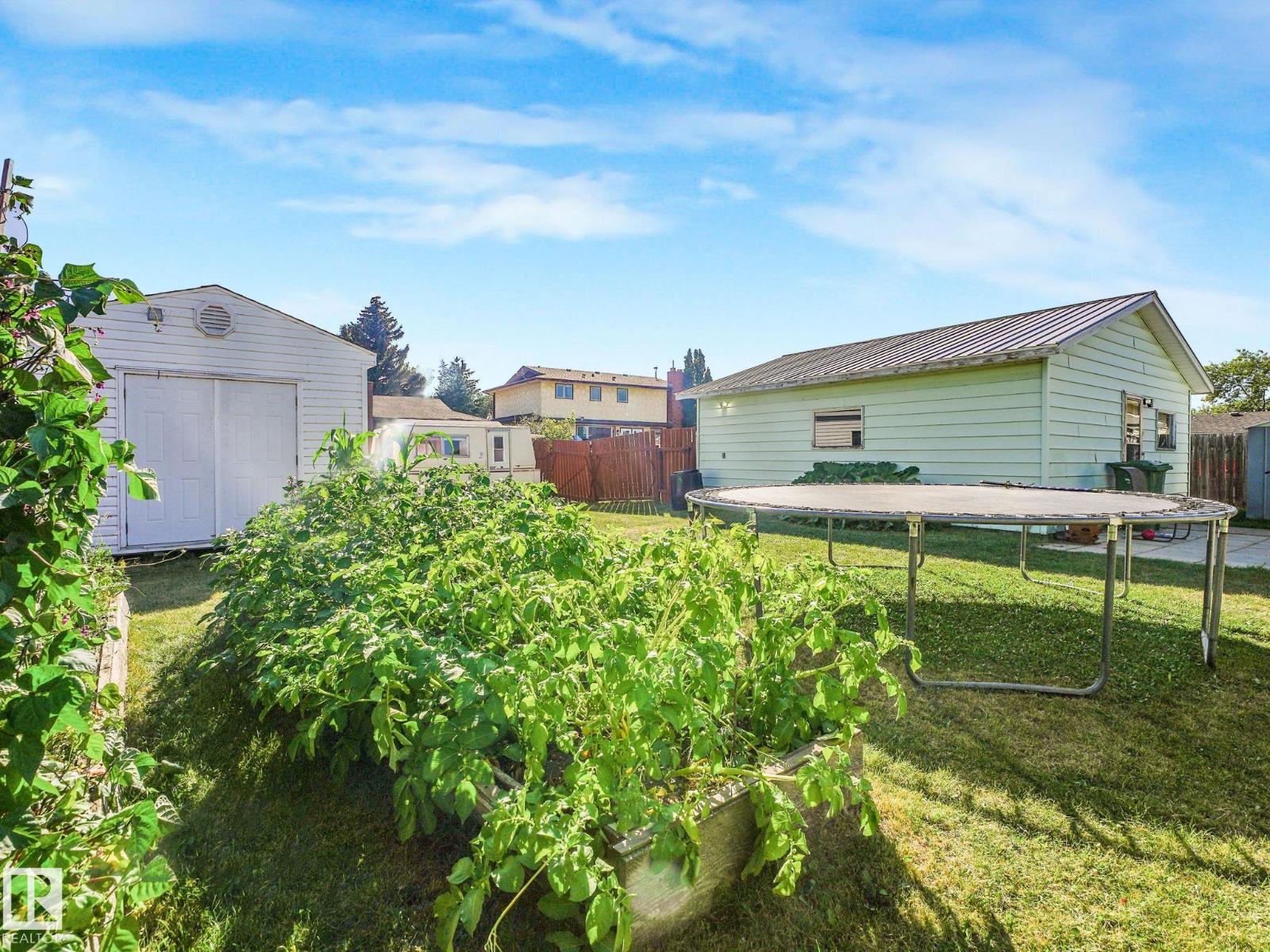 Photo 32 of 119 Willow Dr, Wetaskiwin AB
