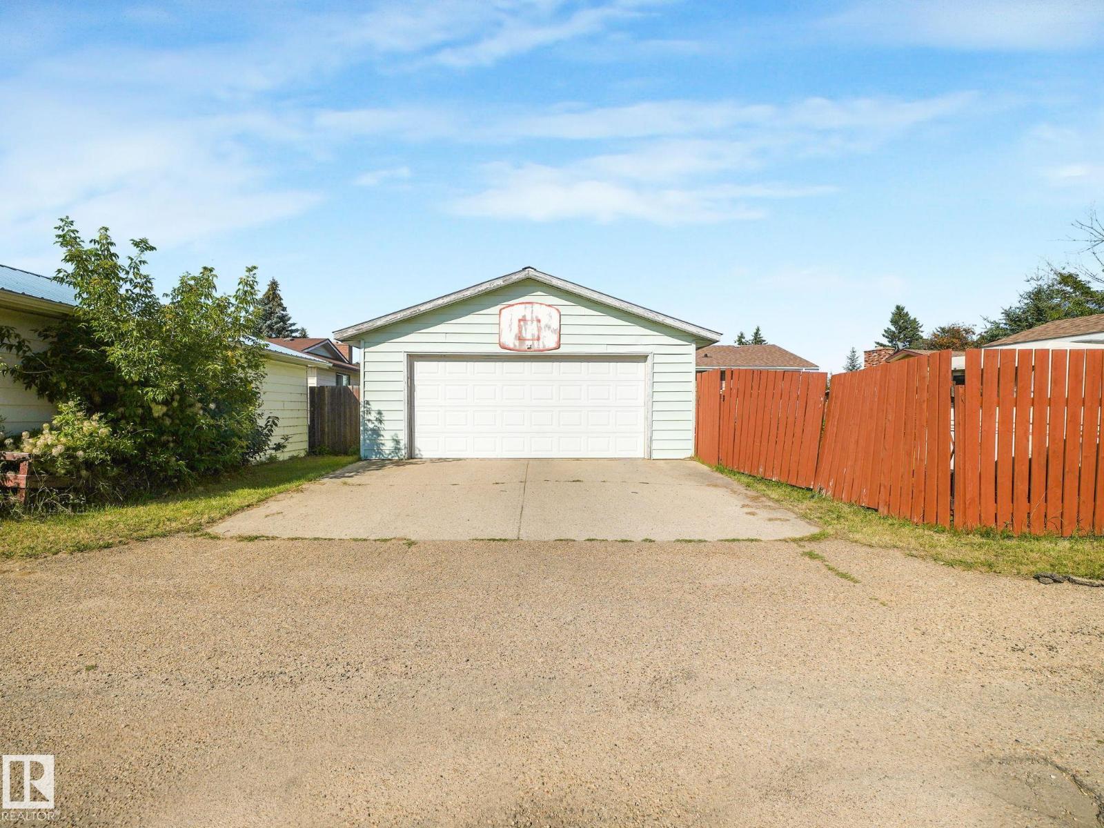 Photo 36 of 119 Willow Dr, Wetaskiwin AB