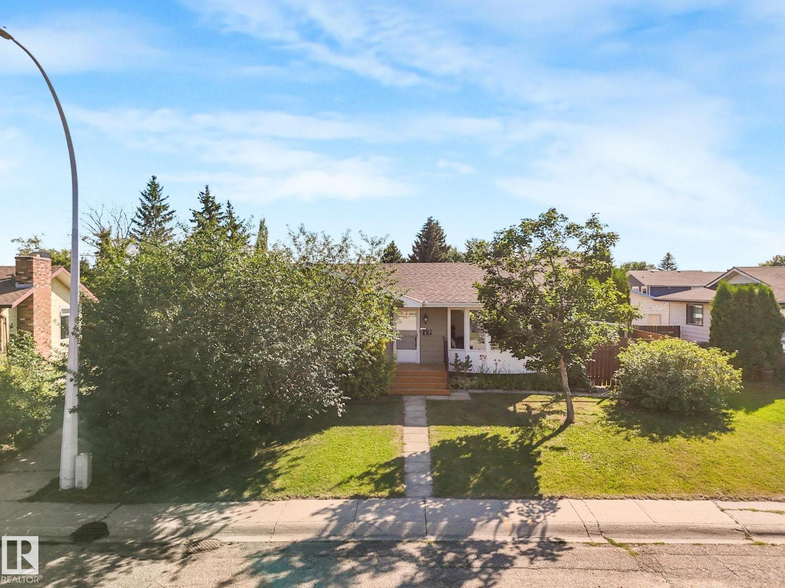 Photo 2 of 119 Willow Dr, Wetaskiwin AB