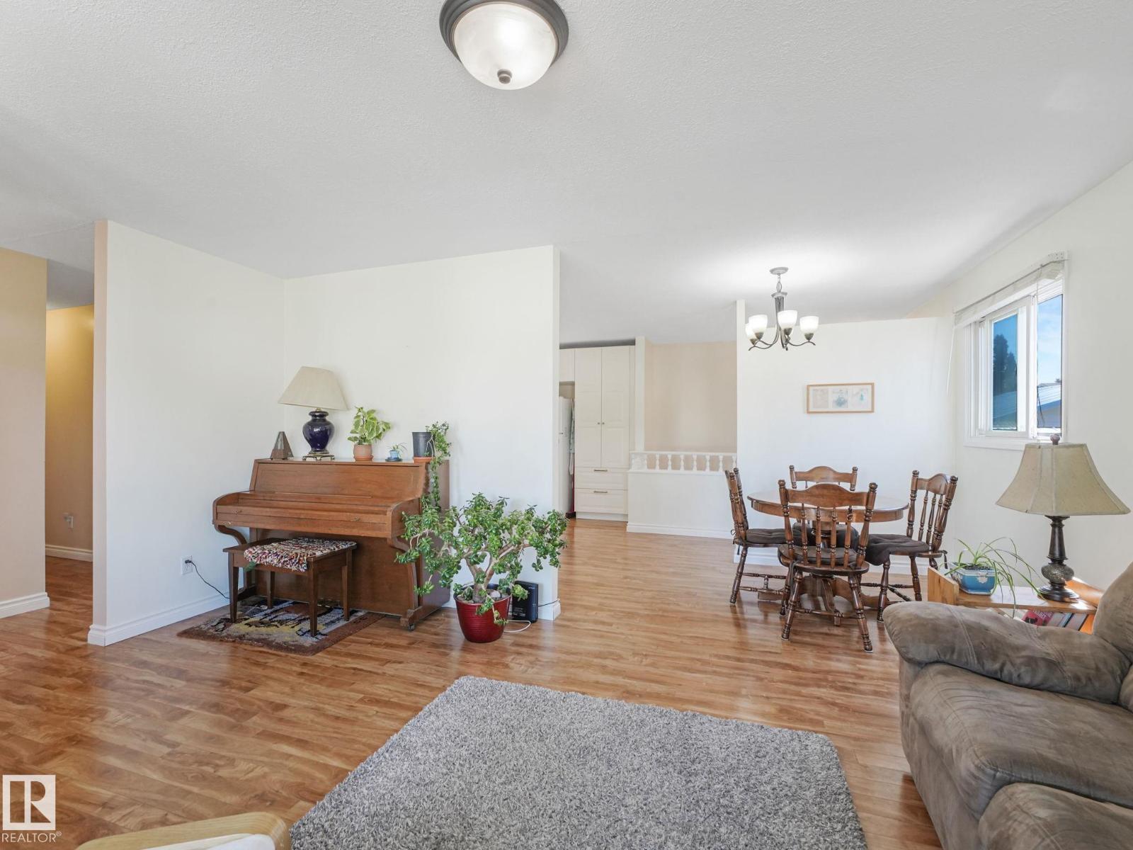 Photo 20 of 119 Willow Dr, Wetaskiwin AB