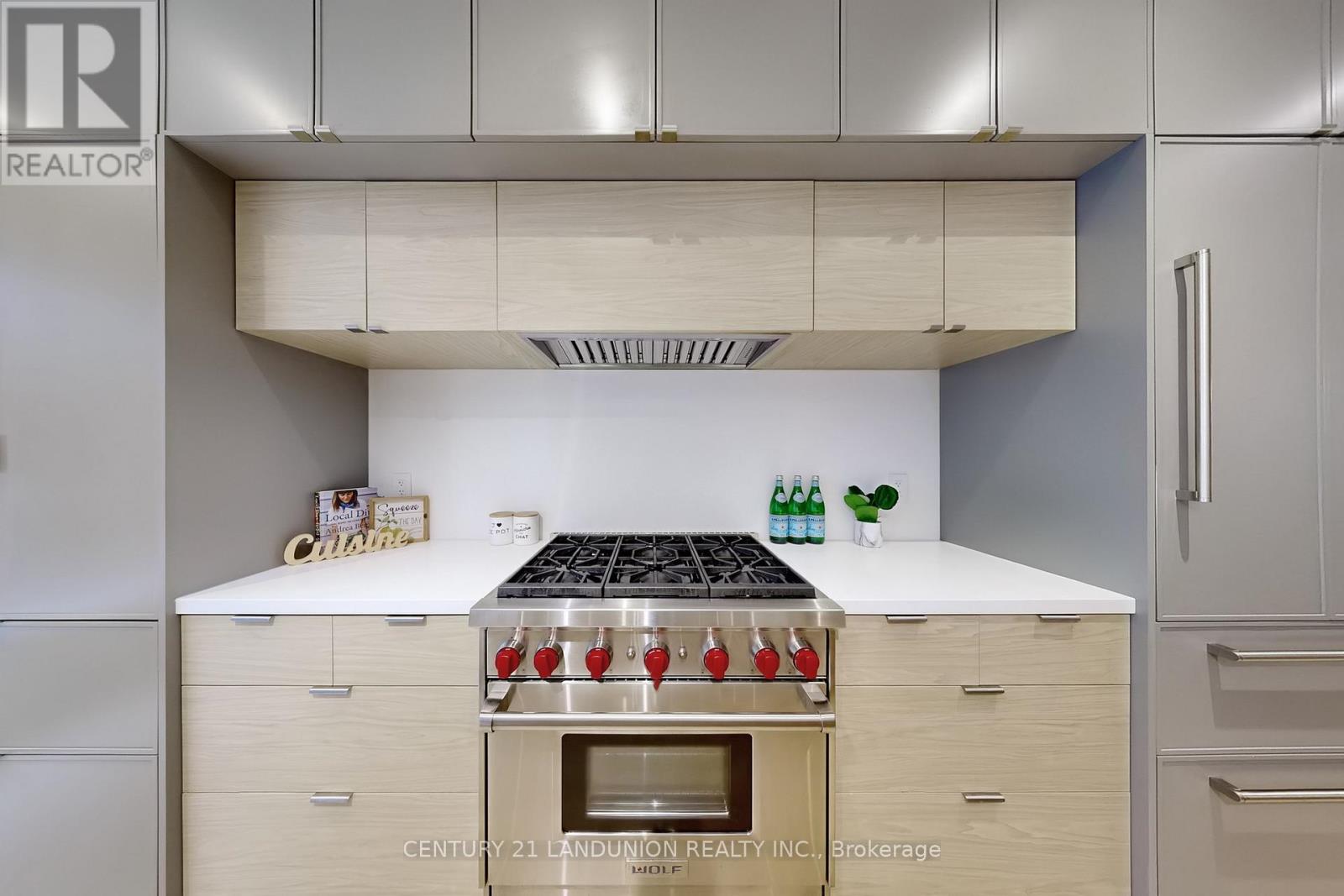 Photo 6 of 46 Elmsthorpe Avenue, Toronto ON