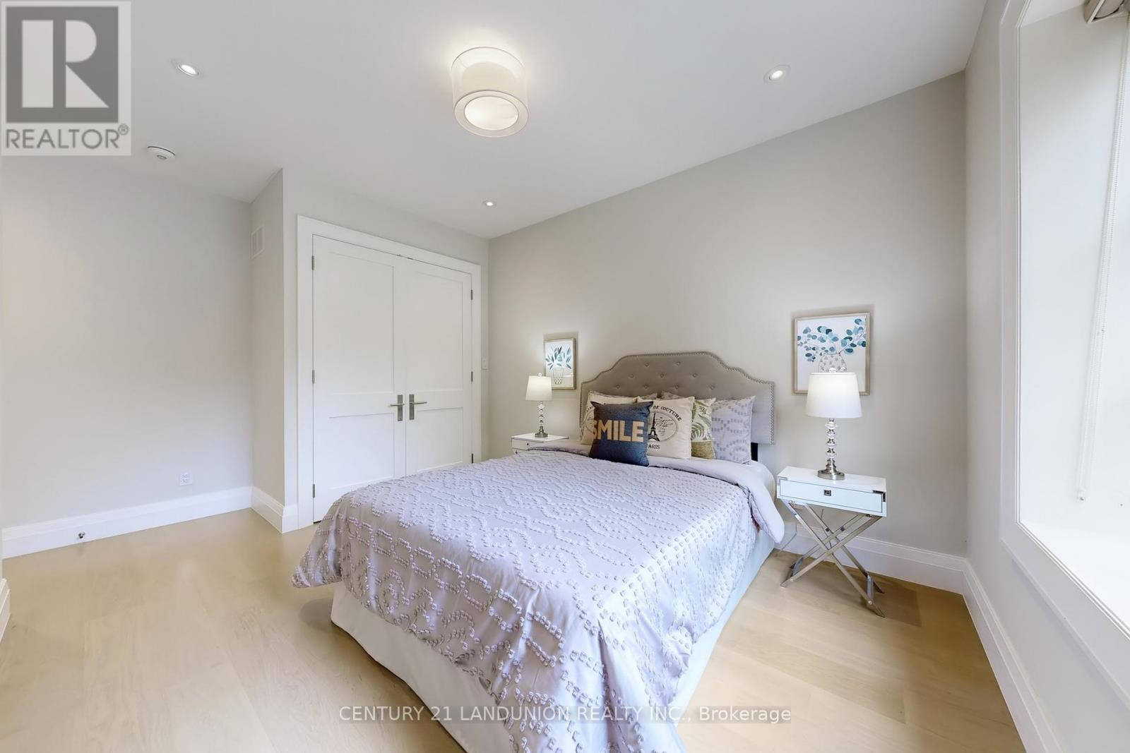 Photo 16 of 46 Elmsthorpe Avenue, Toronto ON