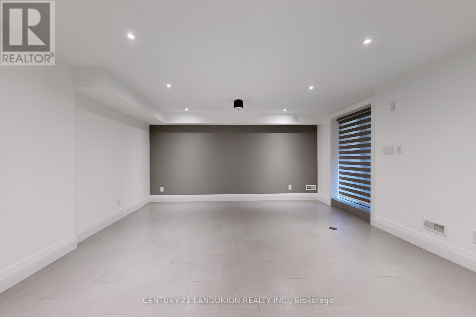 Photo 11 of 46 Elmsthorpe Avenue, Toronto ON