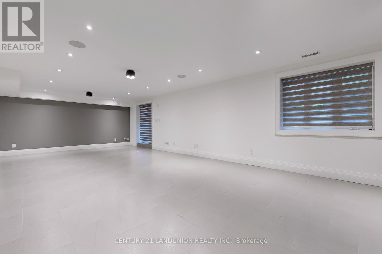 Photo 31 of 46 Elmsthorpe Avenue, Toronto ON
