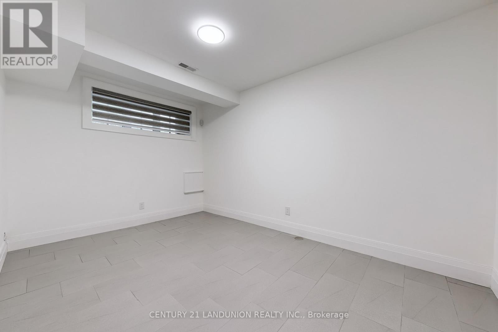 Photo 21 of 46 Elmsthorpe Avenue, Toronto ON