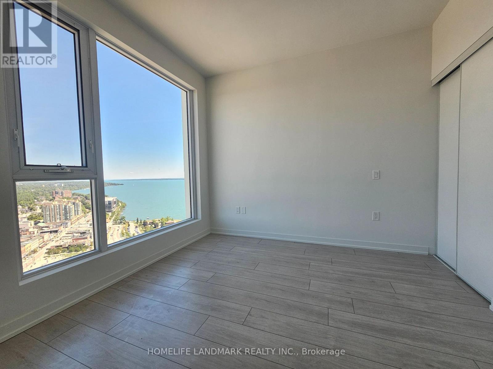 Photo 10 of 3006 39 Mary Street, Barrie ON