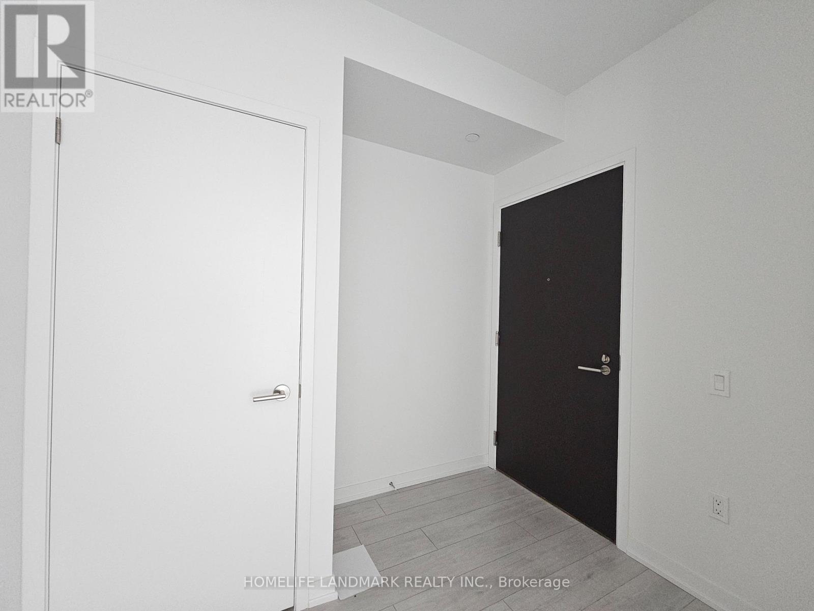 Photo 4 of 3006 39 Mary Street, Barrie ON