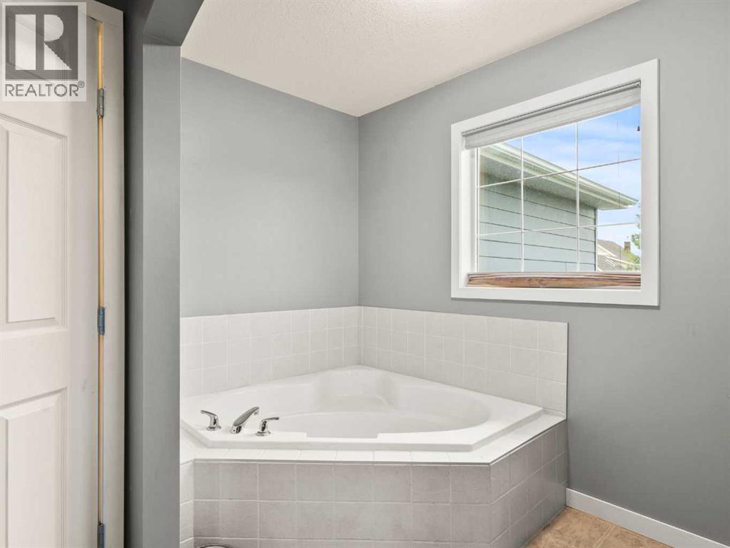Photo 38 of 169 Cimarron Drive, Okotoks AB