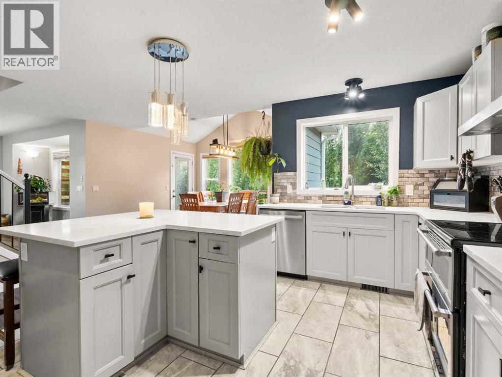 Photo 4 of 169 Cimarron Drive, Okotoks AB