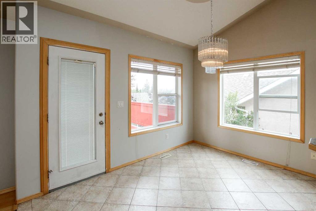 Photo 18 of 43 Lindman Close, Sylvan Lake AB