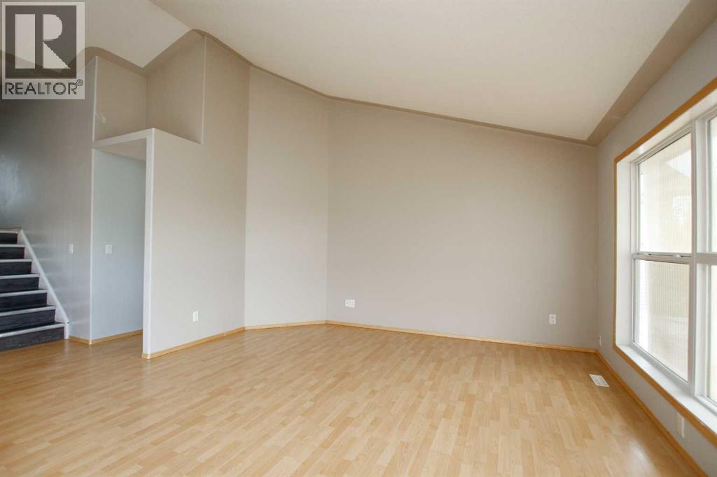 Photo 14 of 43 Lindman Close, Sylvan Lake AB