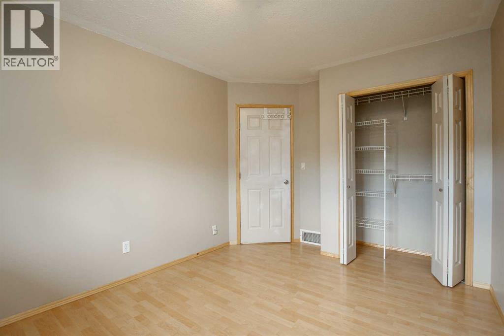 Photo 17 of 43 Lindman Close, Sylvan Lake AB