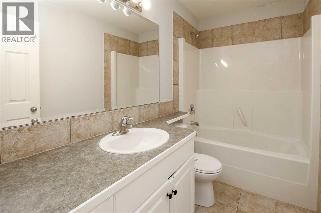 Photo 21 of 43 Lindman Close, Sylvan Lake AB
