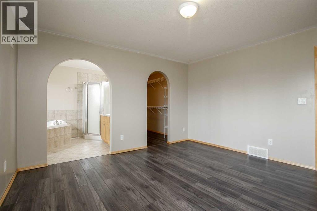 Photo 41 of 43 Lindman Close, Sylvan Lake AB