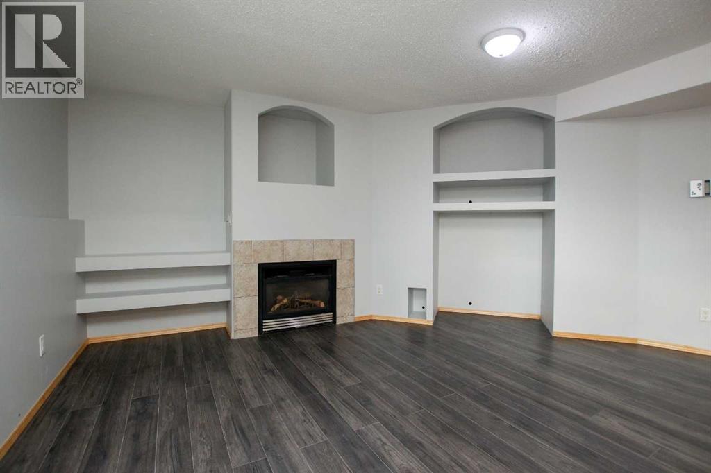 Photo 6 of 43 Lindman Close, Sylvan Lake AB