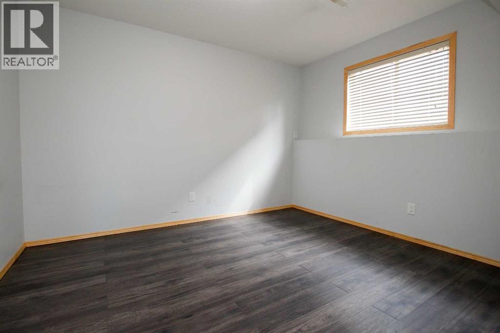 Photo 20 of 43 Lindman Close, Sylvan Lake AB