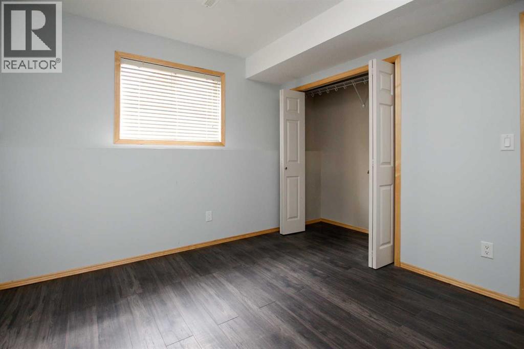 Photo 37 of 43 Lindman Close, Sylvan Lake AB