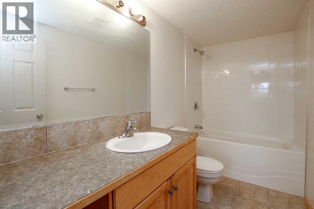 Photo 22 of 43 Lindman Close, Sylvan Lake AB
