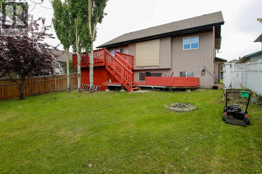 Photo 5 of 43 Lindman Close, Sylvan Lake AB