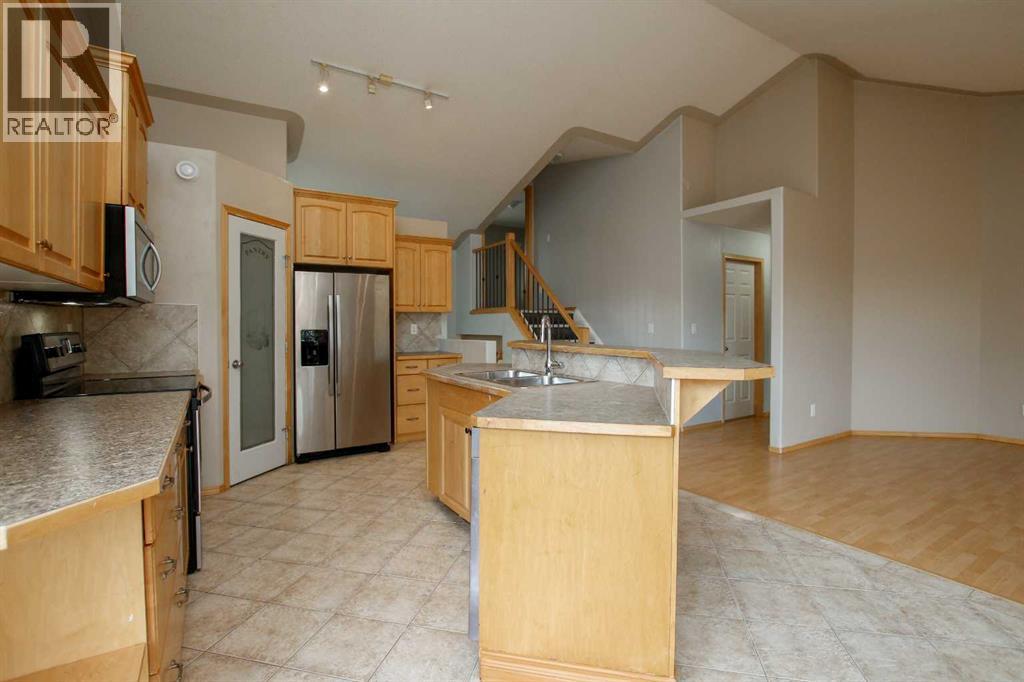Photo 38 of 43 Lindman Close, Sylvan Lake AB