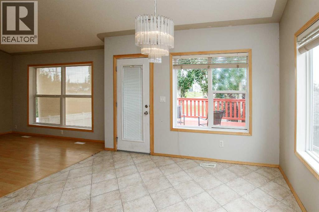 Photo 23 of 43 Lindman Close, Sylvan Lake AB