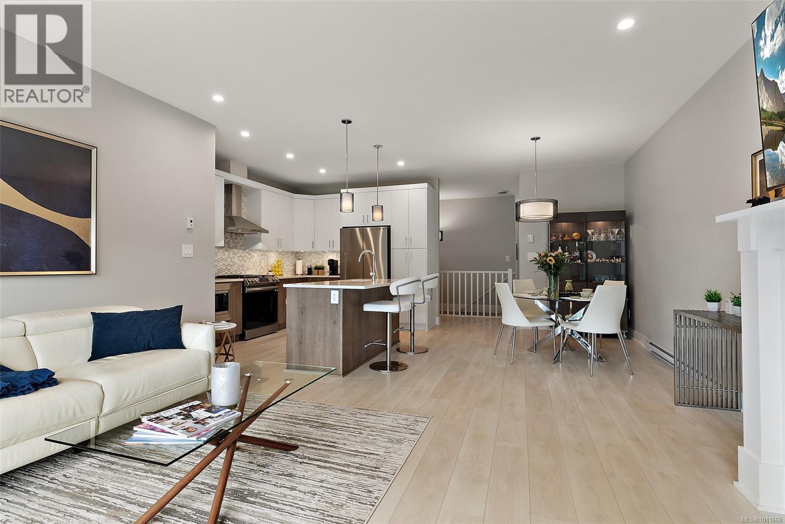 Photo 3 of 1283 Centauri Dr, Langford BC