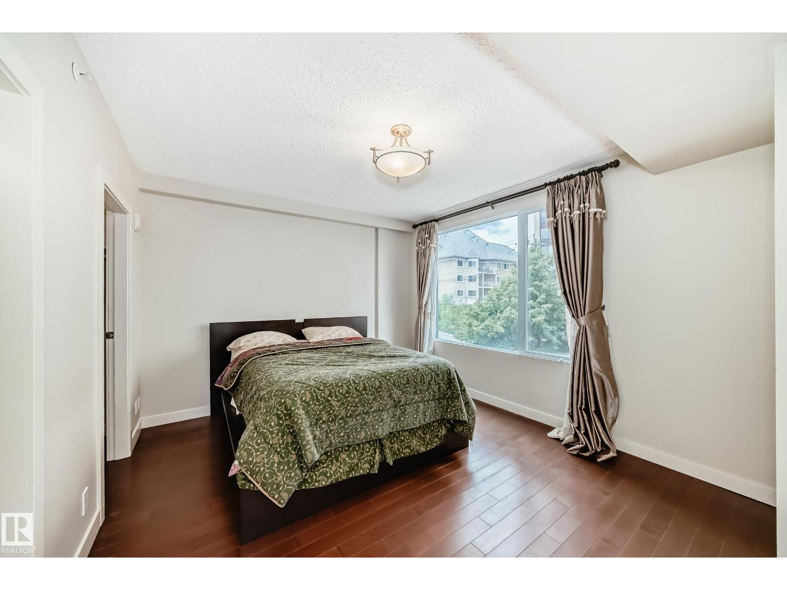 Photo 13 of 203 10046 117 St Nw, Edmonton AB