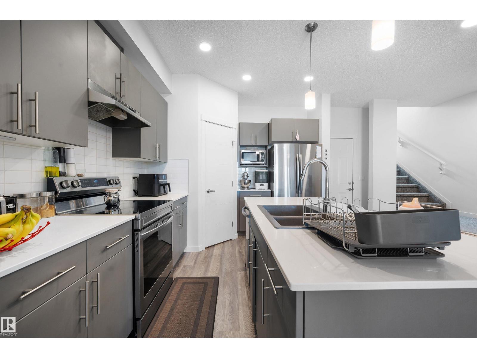 Photo 10 of 11959 35 Av Sw Sw, Edmonton AB