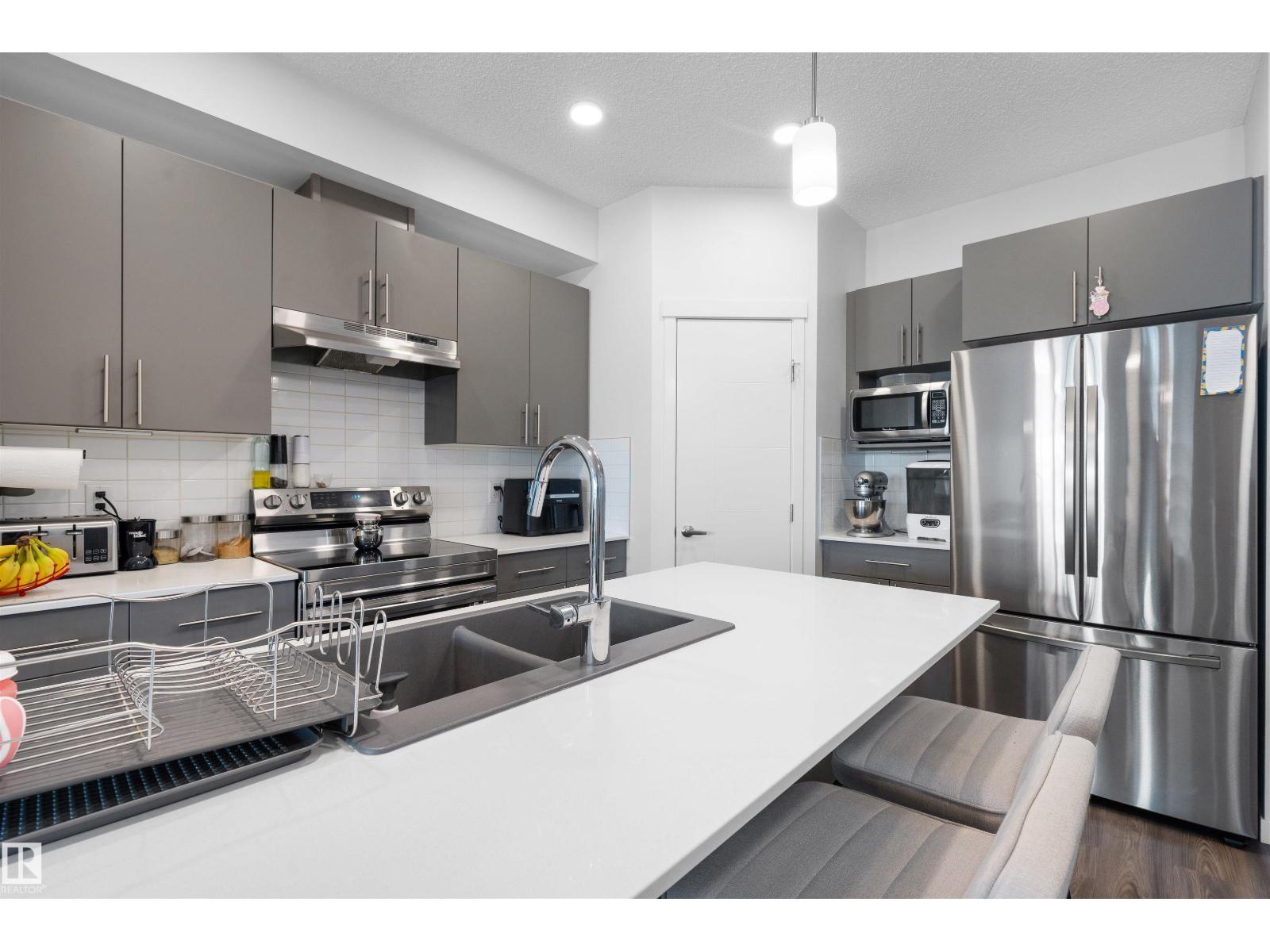 Photo 13 of 11959 35 Av Sw Sw, Edmonton AB