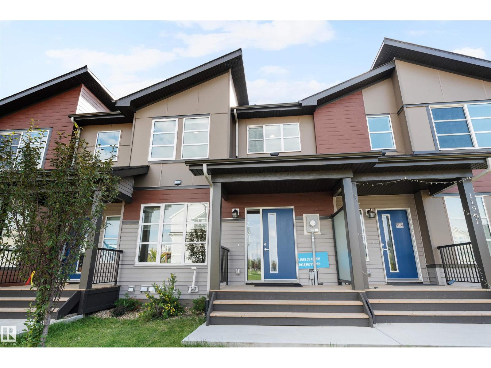 Photo 2 of 11959 35 Av Sw Sw, Edmonton AB