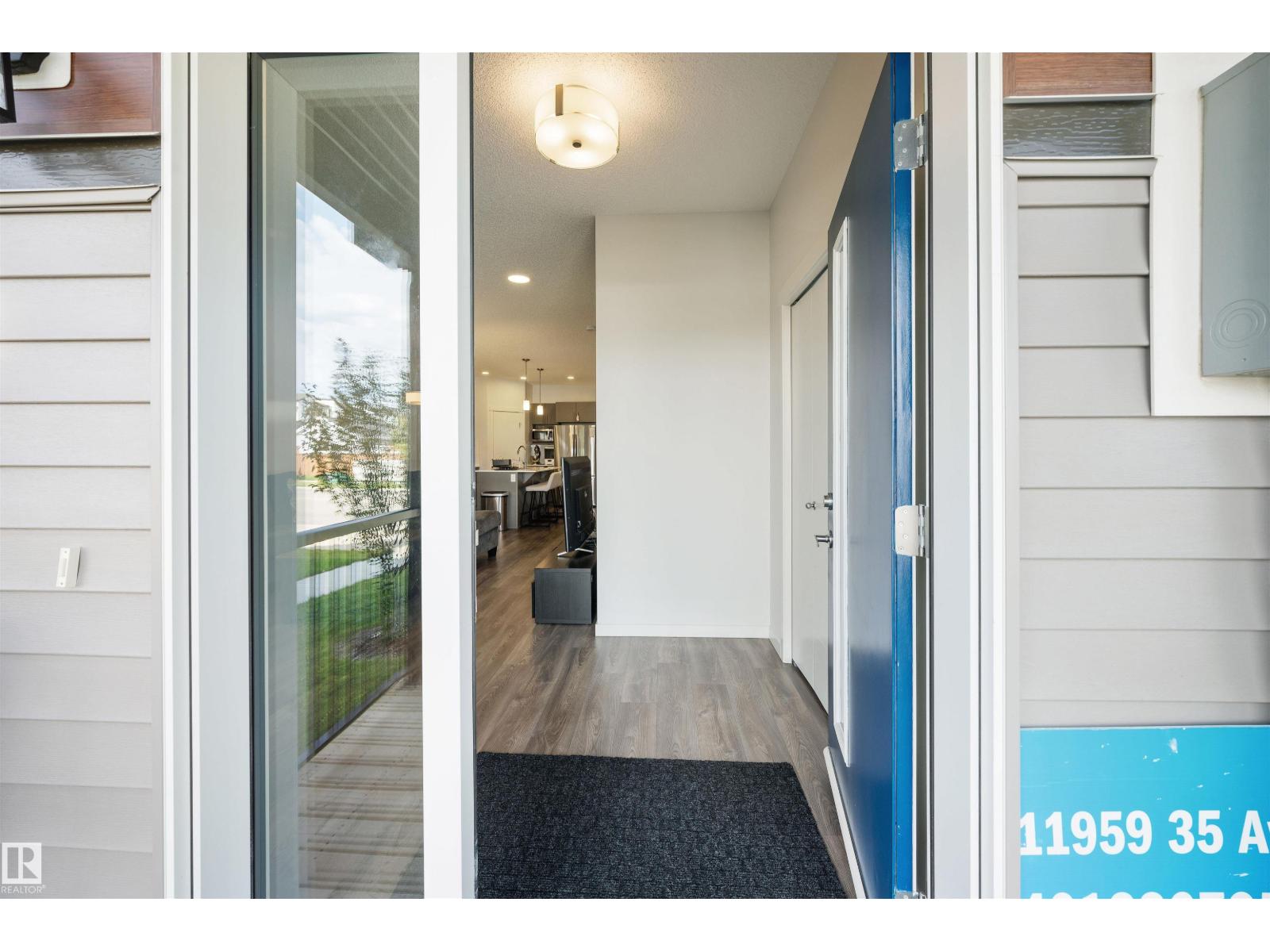 Photo 4 of 11959 35 Av Sw Sw, Edmonton AB