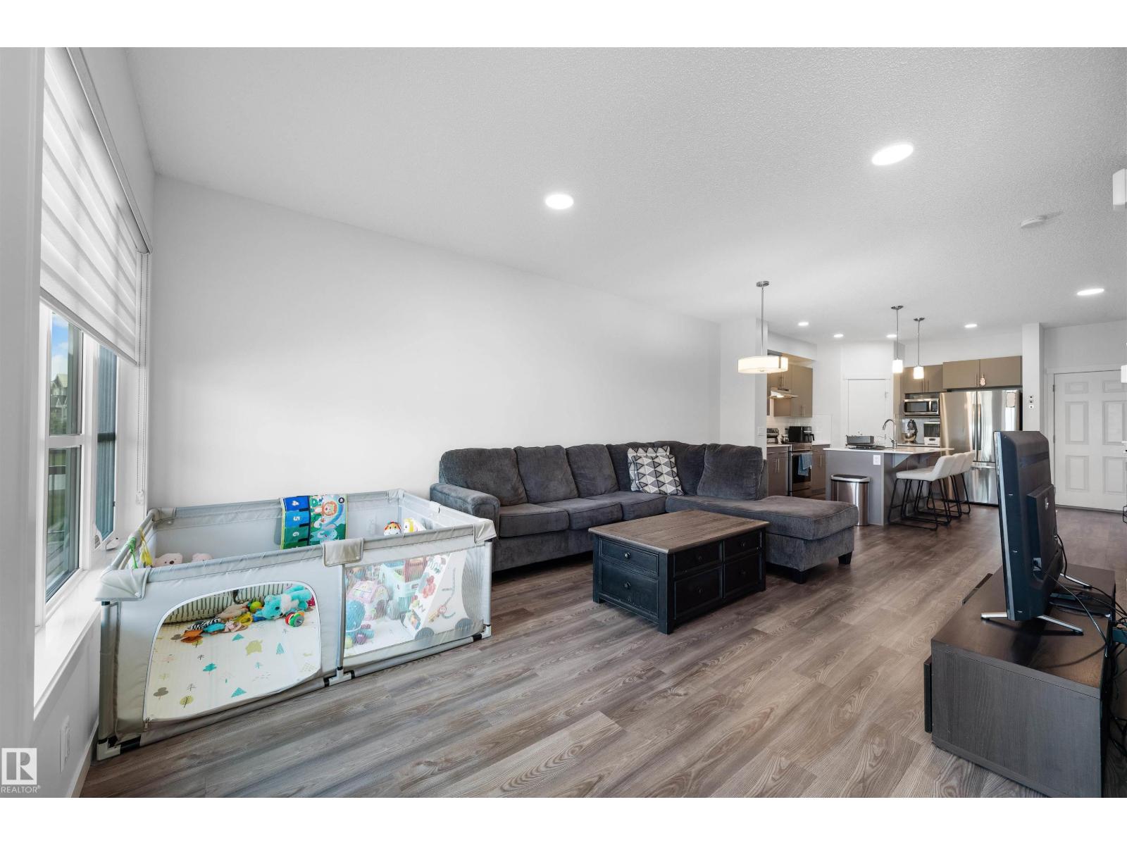 Photo 5 of 11959 35 Av Sw Sw, Edmonton AB