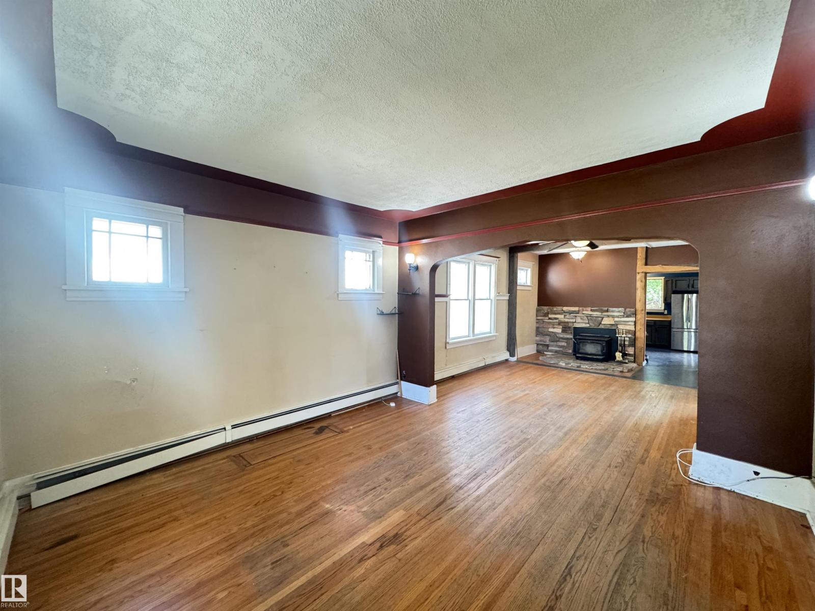 Photo 6 of 10719 74 Av Nw, Edmonton AB