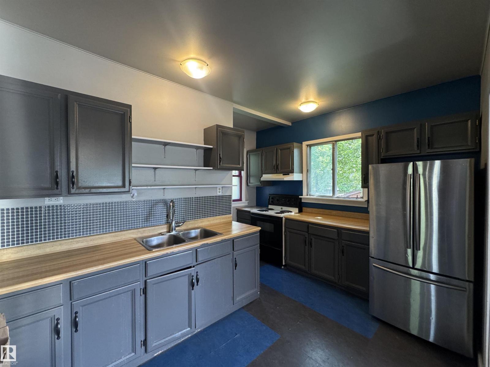 Photo 13 of 10719 74 Av Nw, Edmonton AB