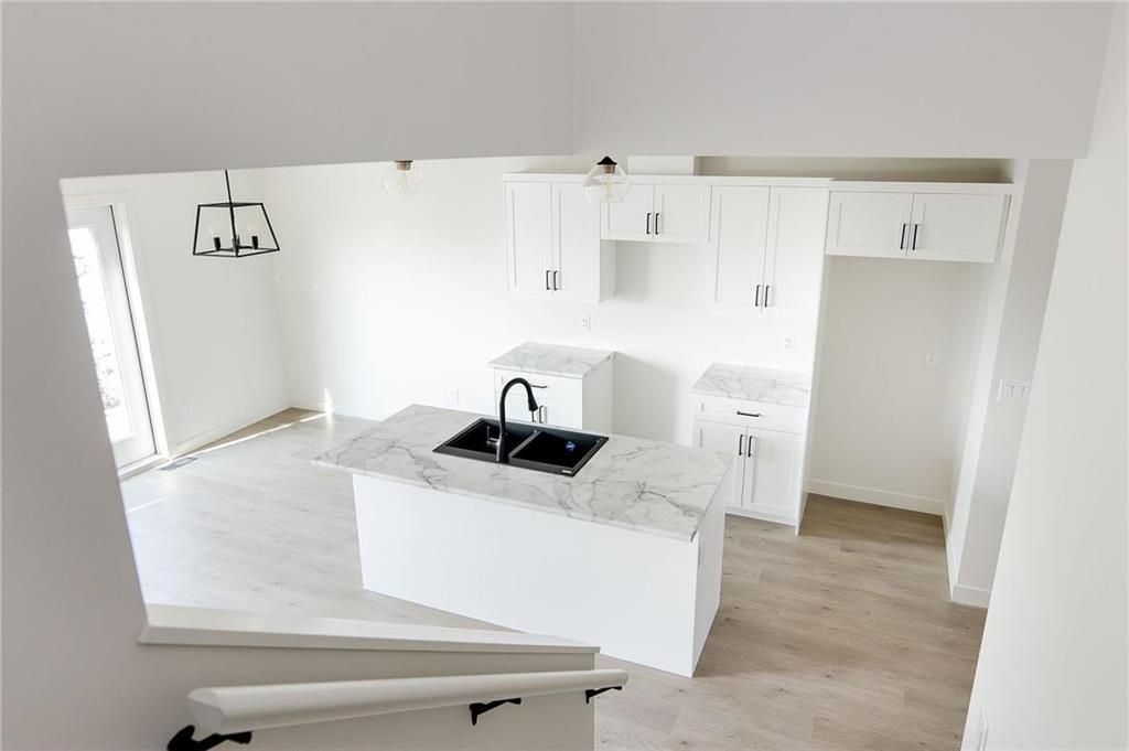 Photo 11 of 55 Kootenay Way, Steinbach MB