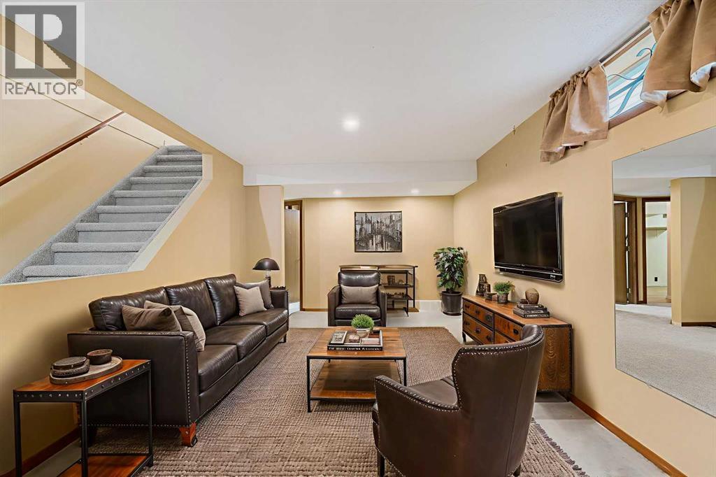 Single Family House for Sale in  Scenic Way NW Scenic Acres Calgary 