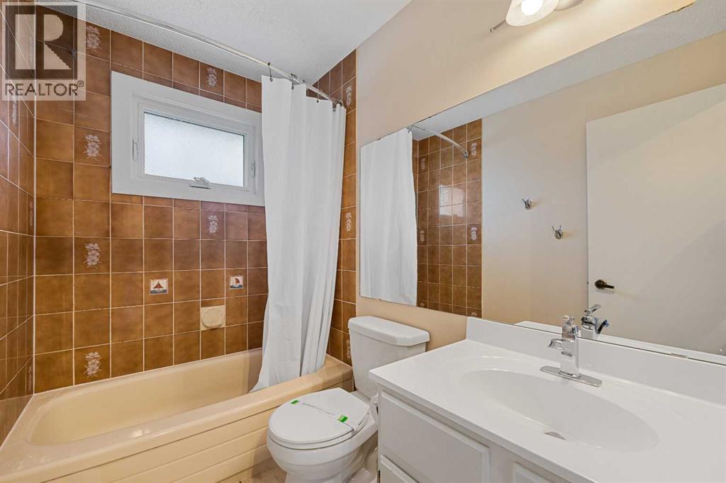 Single Family House for Sale in  Scenic Way NW Scenic Acres Calgary 