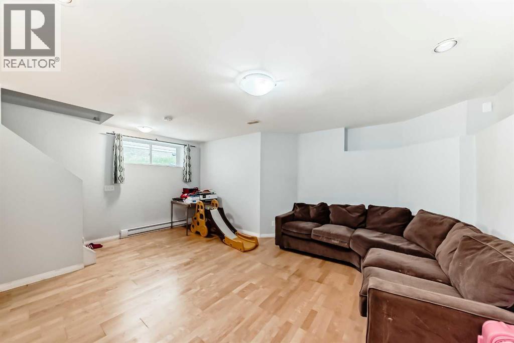 Single Family House for Sale in  Covepark Drive NE Coventry Hills Calgary 
