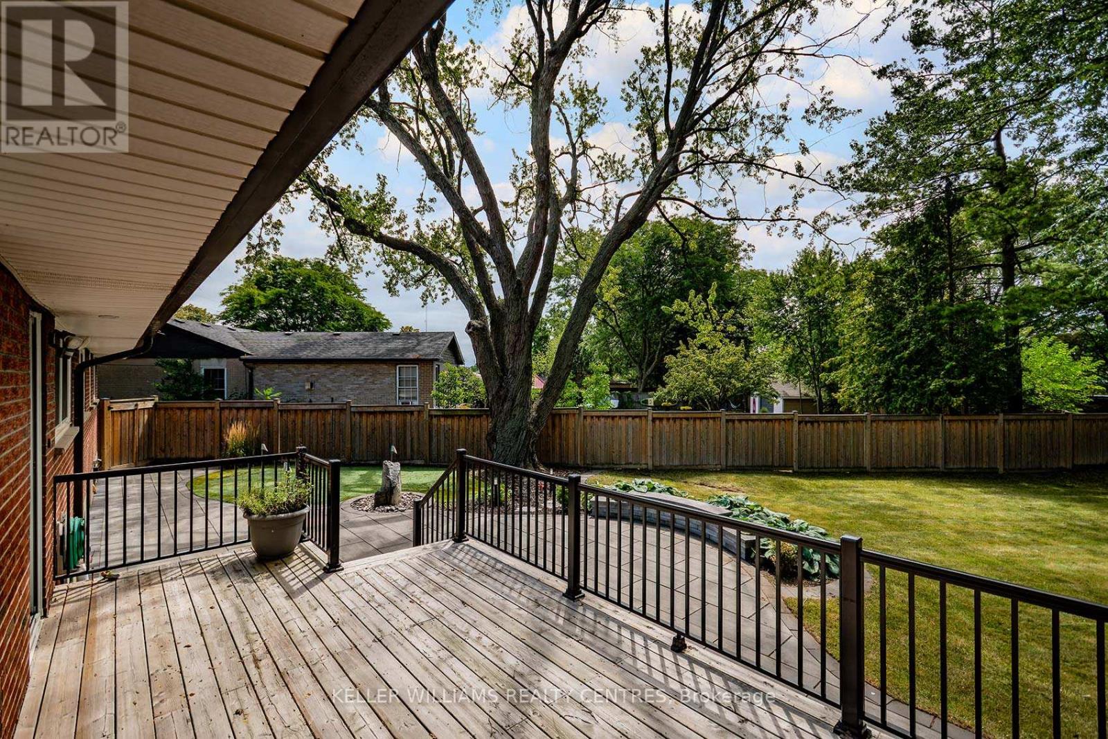 Photo 23 of 900 Henry Street, Whitby ON