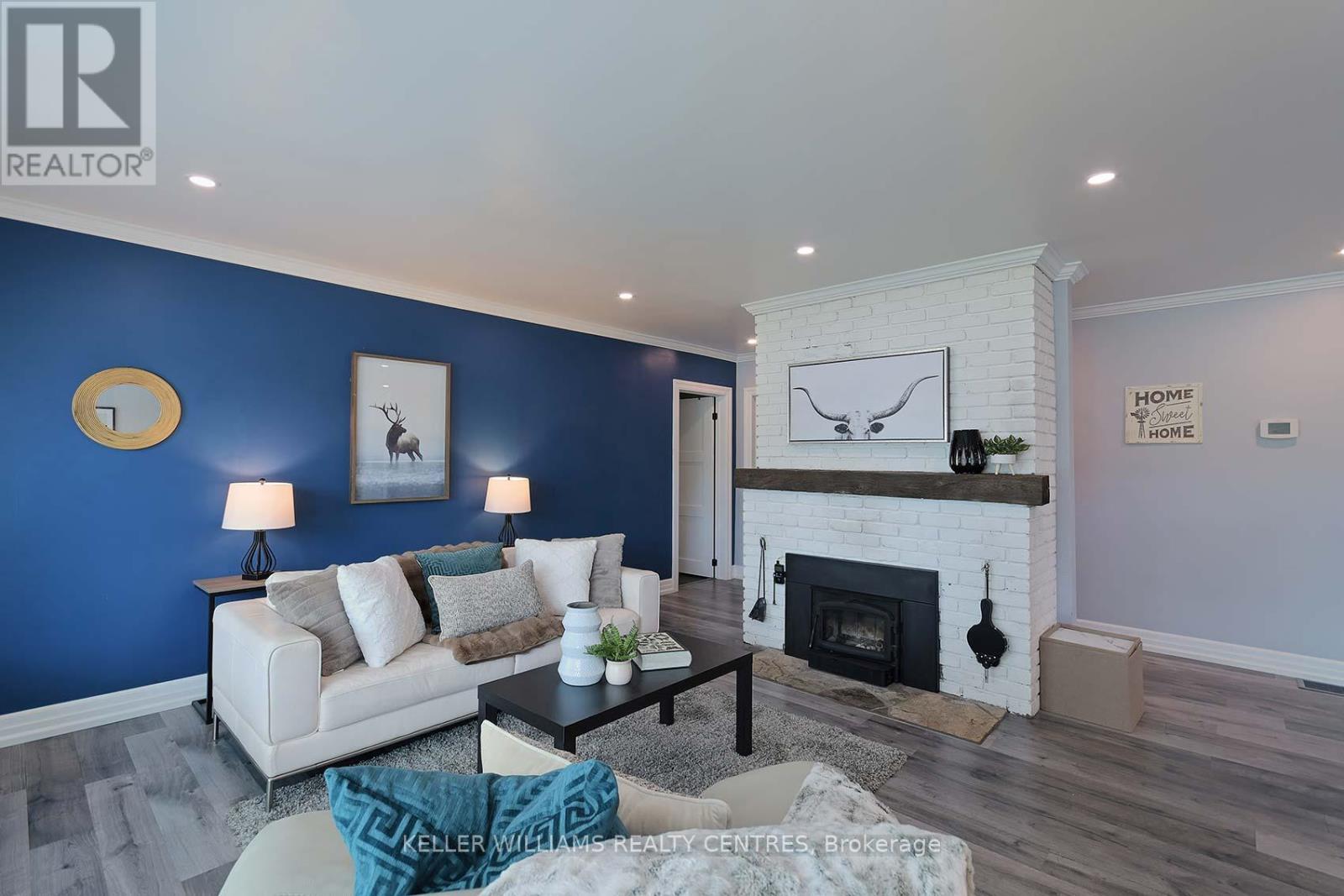 Photo 5 of 900 Henry Street, Whitby ON
