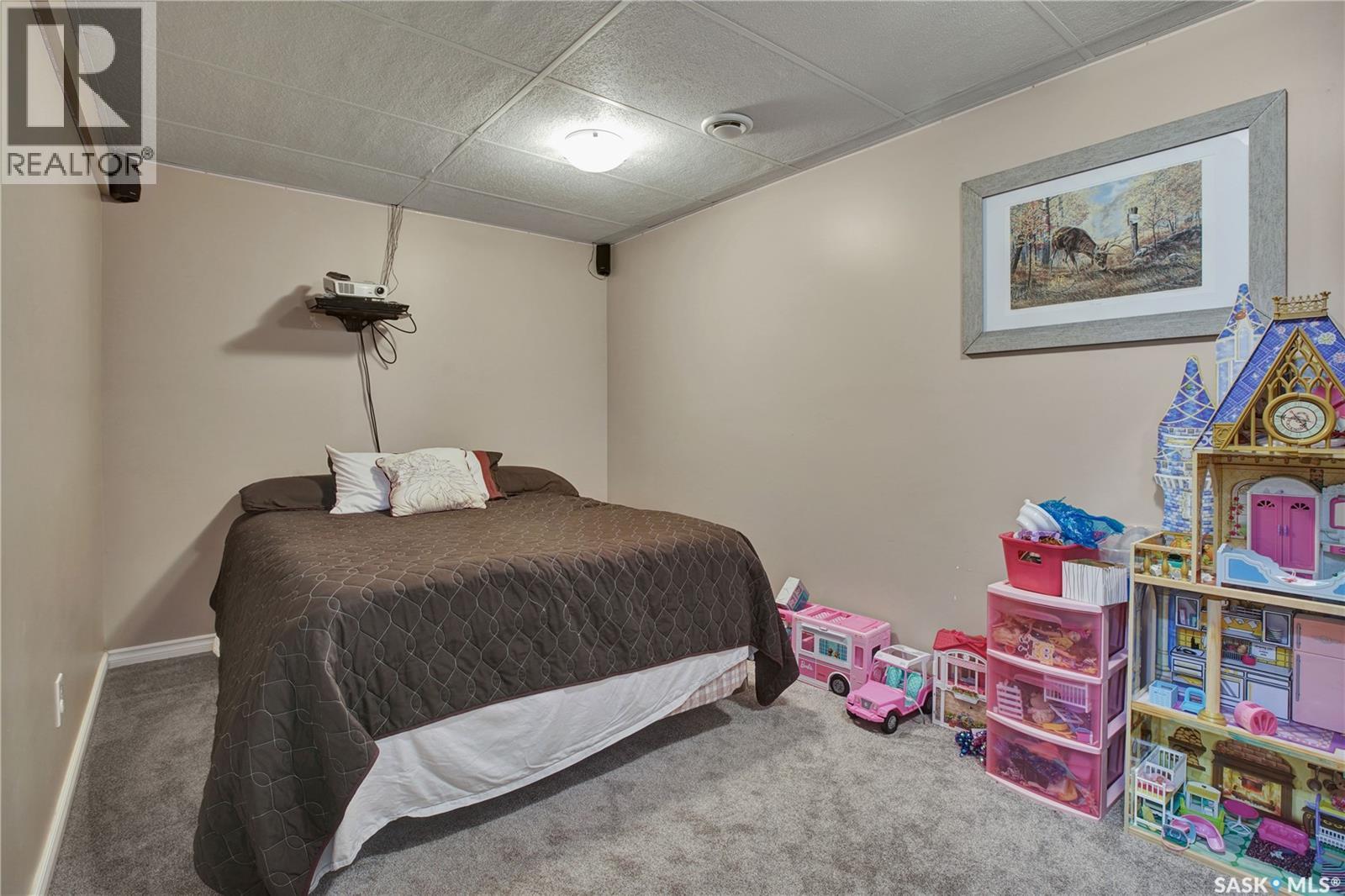Photo 16 of 102 Galbraith Crescent, Saskatoon SK