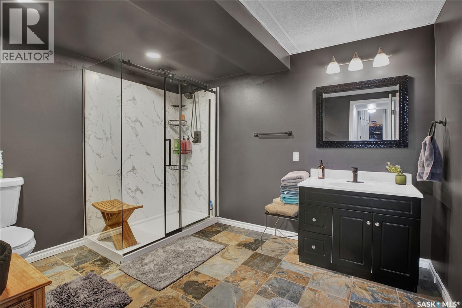 Photo 18 of 102 Galbraith Crescent, Saskatoon SK