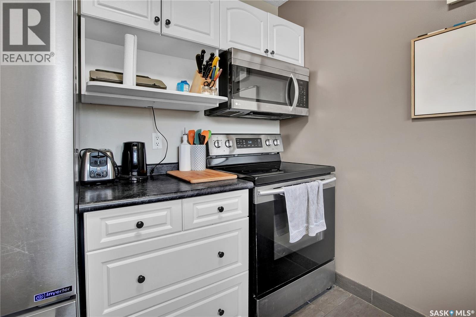 Photo 7 of 102 Galbraith Crescent, Saskatoon SK