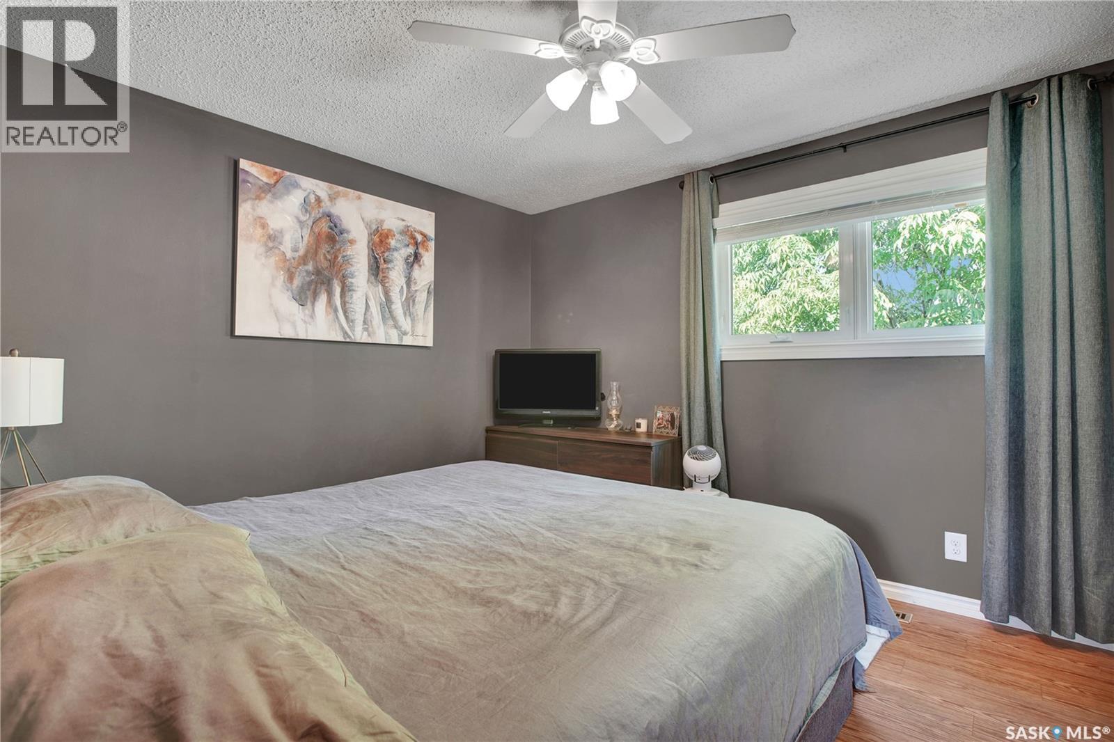 Photo 8 of 102 Galbraith Crescent, Saskatoon SK
