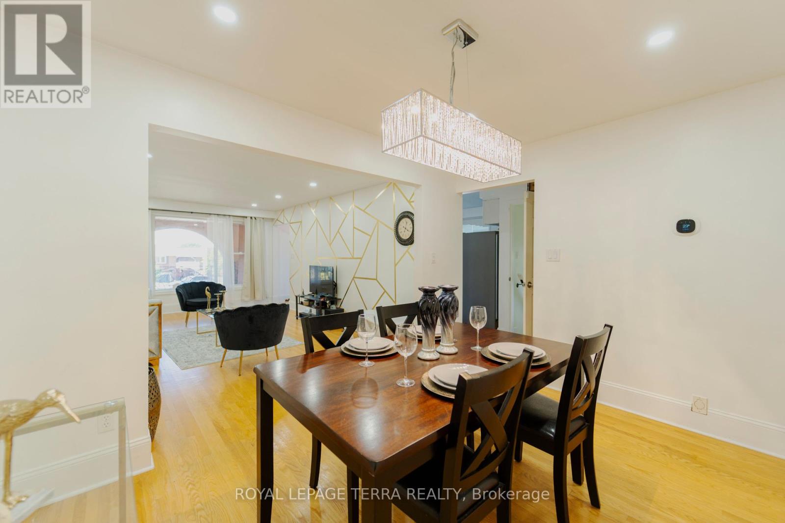 Photo 11 of 55 Eastbury Drive, Hamilton ON