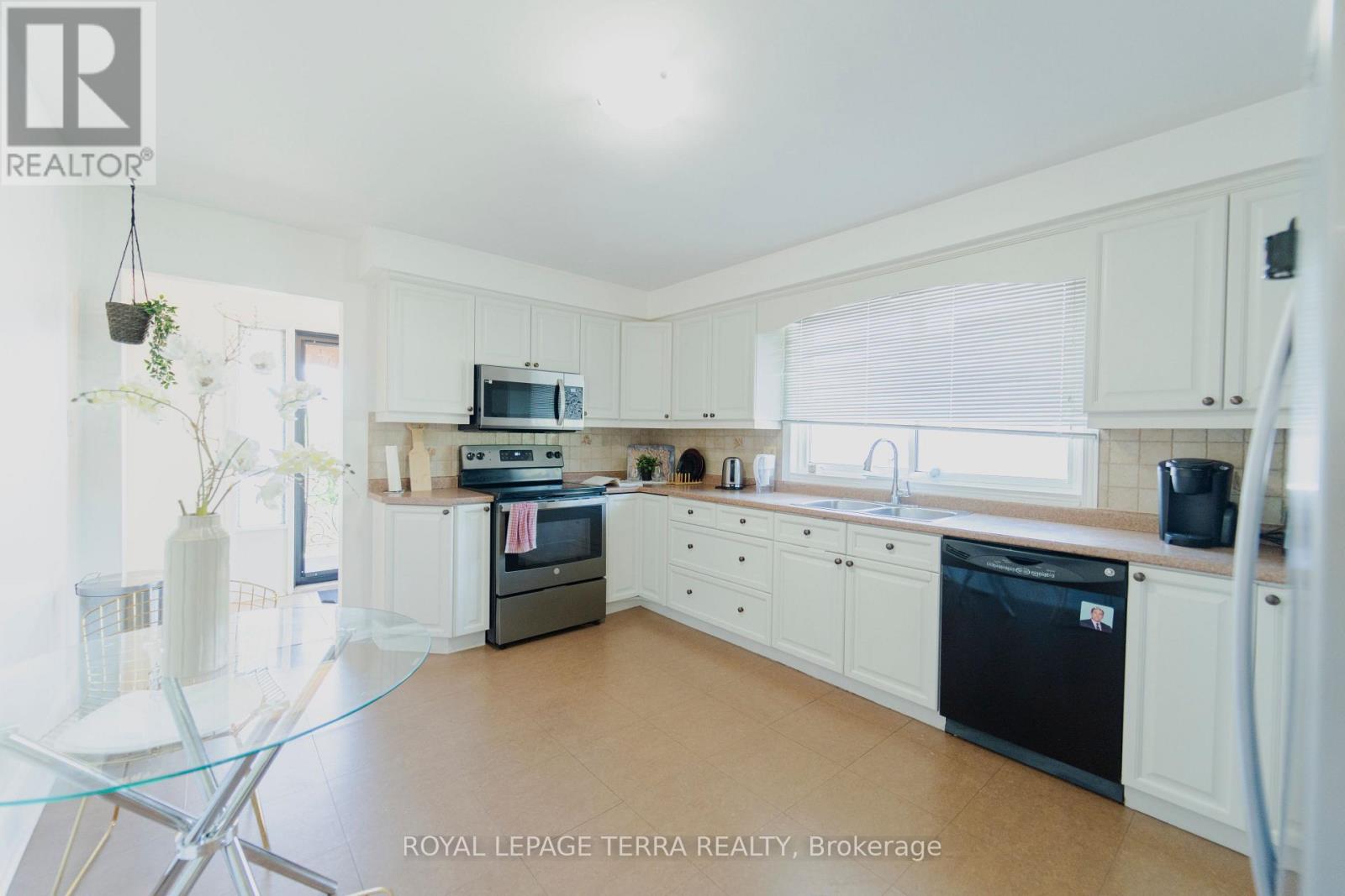 Photo 14 of 55 Eastbury Drive, Hamilton ON